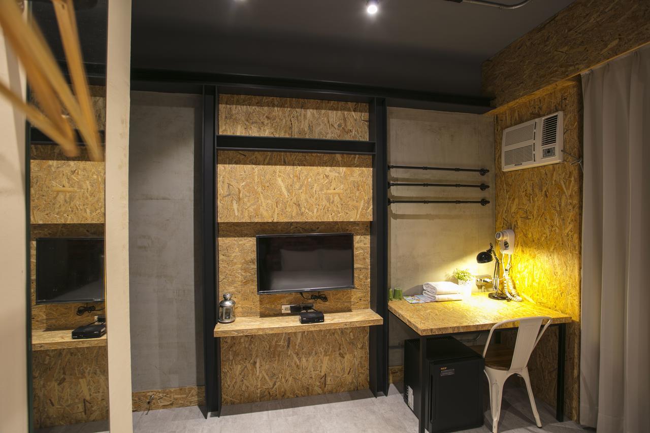 Loft Hostel Fengjia Тайчжун Екстер'єр фото
