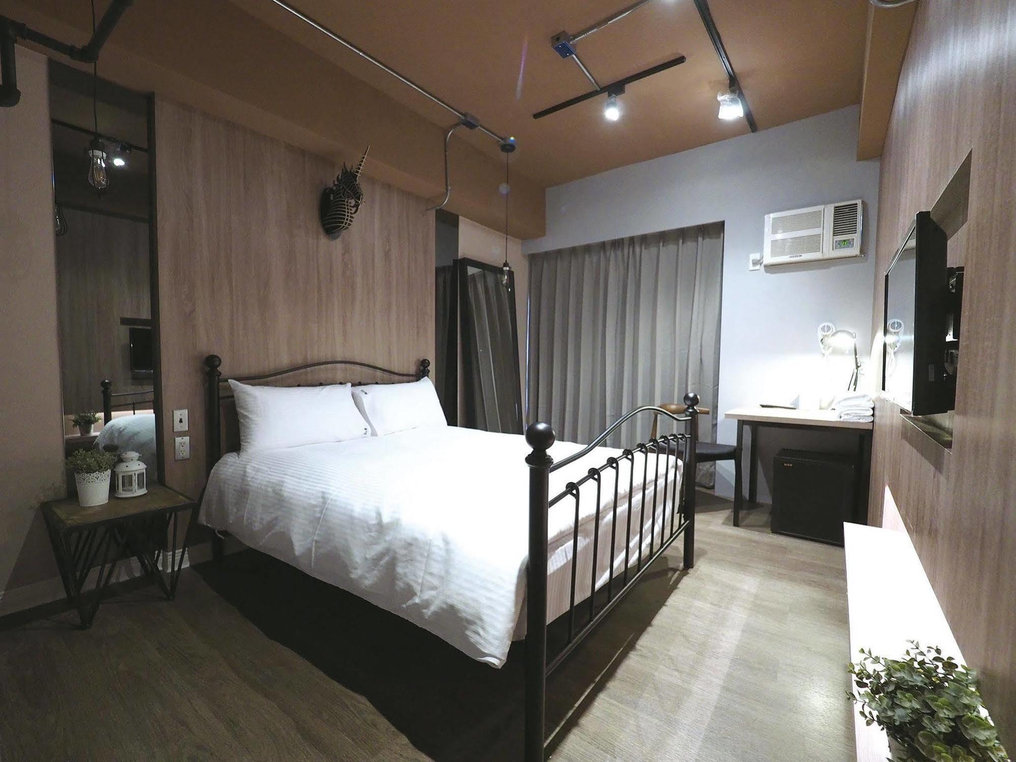 Loft Hostel Fengjia Тайчжун Екстер'єр фото