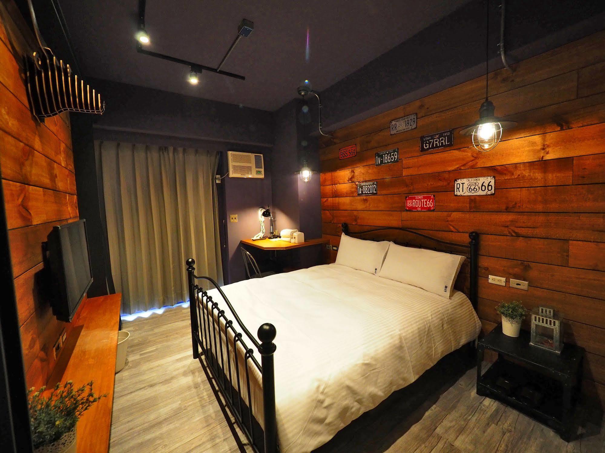 Loft Hostel Fengjia Тайчжун Екстер'єр фото