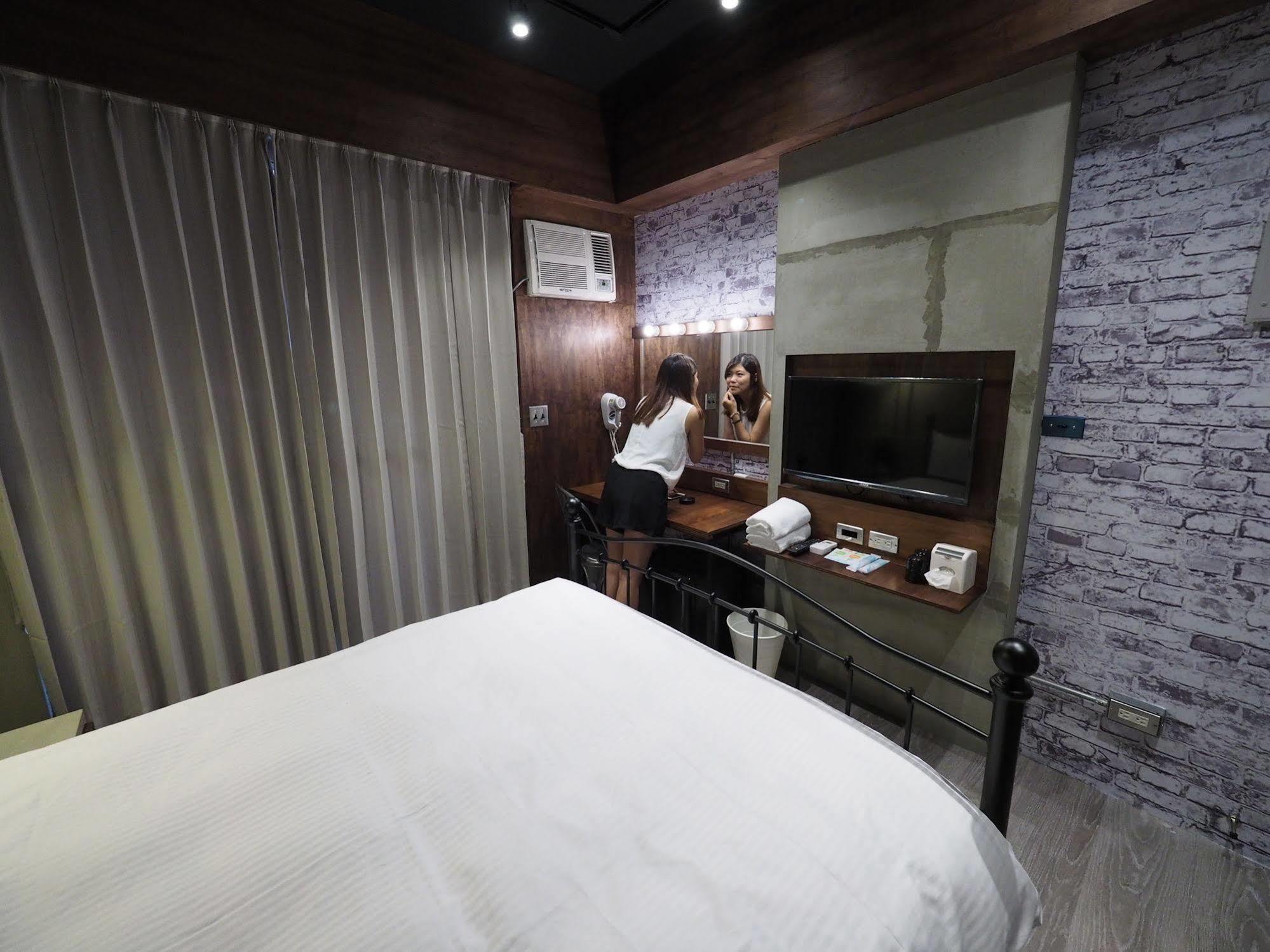 Loft Hostel Fengjia Тайчжун Екстер'єр фото