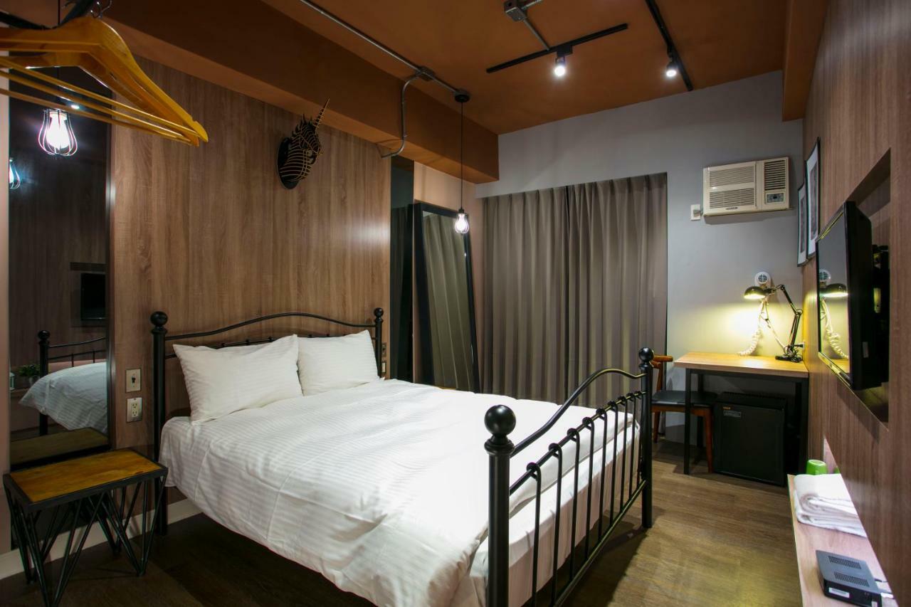Loft Hostel Fengjia Тайчжун Екстер'єр фото