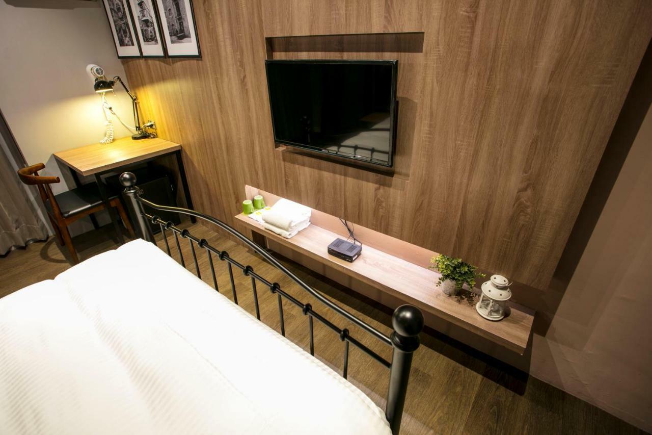 Loft Hostel Fengjia Тайчжун Екстер'єр фото